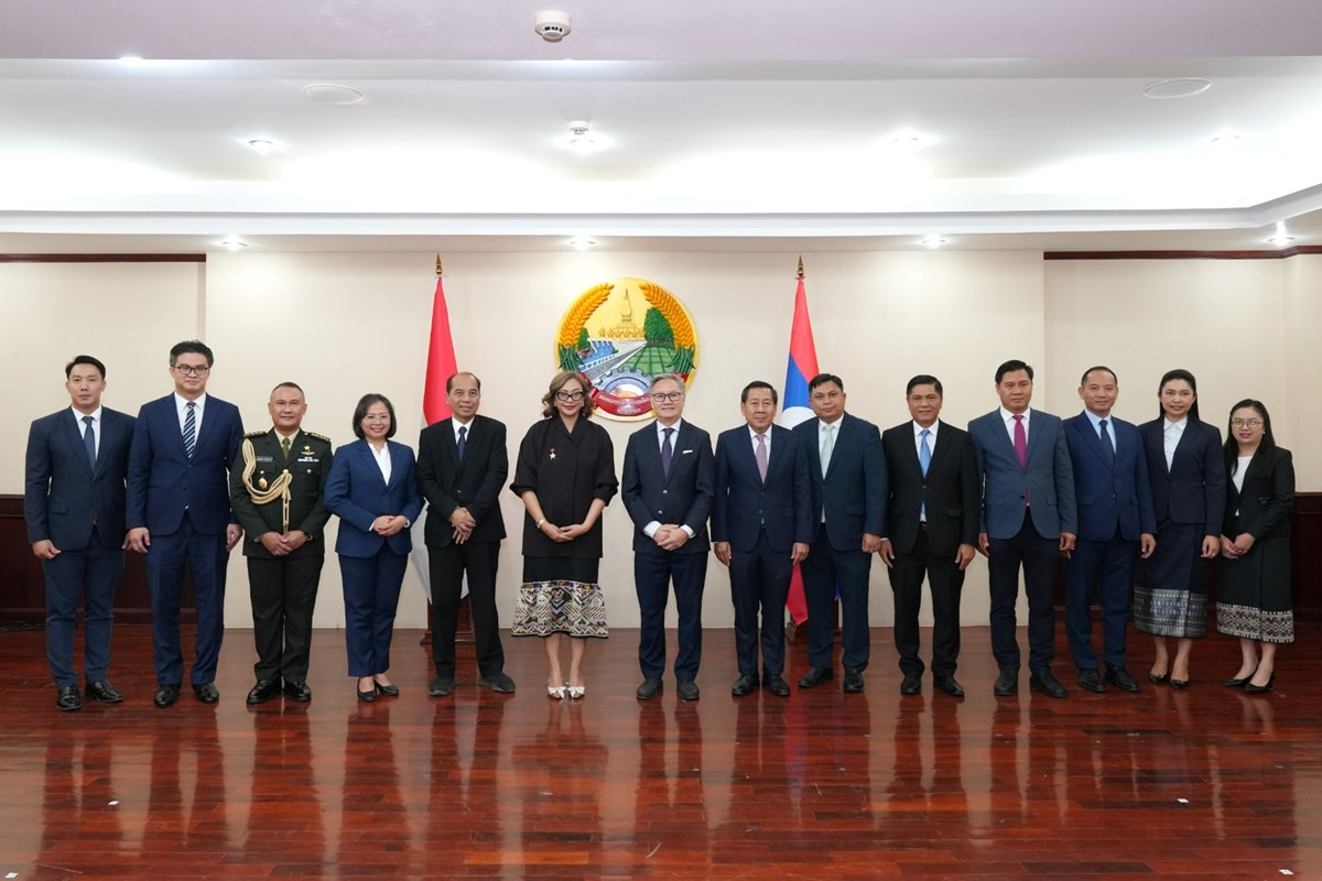 ລັດຖະບານ ສປປ ລາວ ປະດັບຫຼຽນກາມິດຕະພາບ ໃຫ້ແກ່ ທູດອິນໂດເນເຊຍ image 2 ລດຖະບານ ສປປ ລາວ ປະດບຫຽນກາມດຕະພາບ ໃຫແກ ທດອນໂດເນເຊຍ - image 2