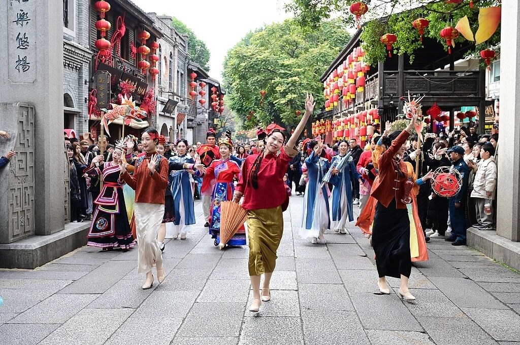 ການບລໂພກດານວດທະນະທາ ແລະ ການທອງທຽວໃນບນກດຈນ ຕອນຮບກະແສໃໝແບບ “ສວນກະແສ” - image 1