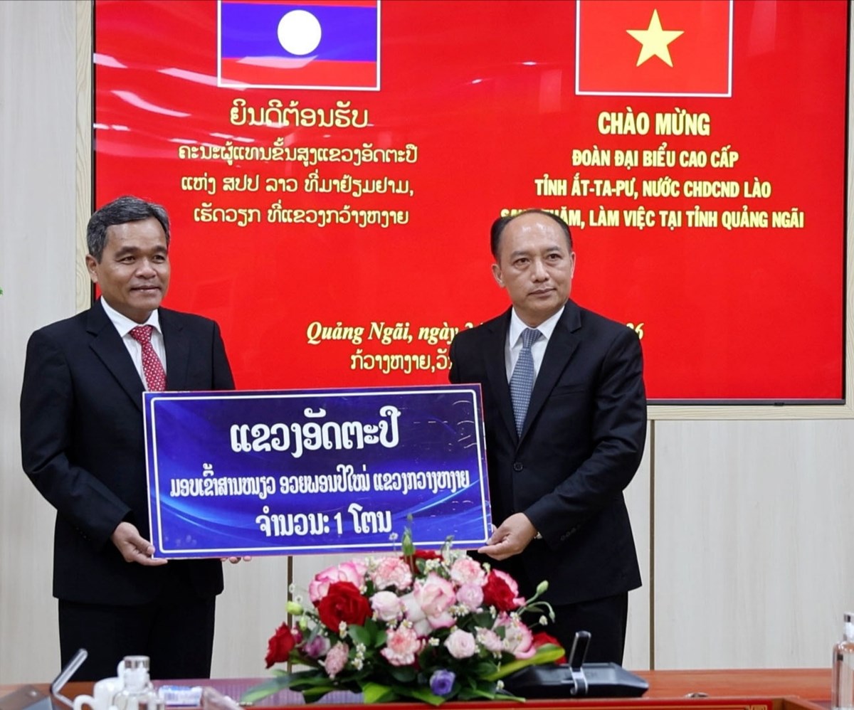 ສະຫາຍເລຂາພກແຂວງອດຕະປ ເຄອນໄຫວຢຽມຢາມ ແລະ ອວຍພອນປໃໝ ຄະນະນາແຂວງກວາງຫງາຍ - image 1