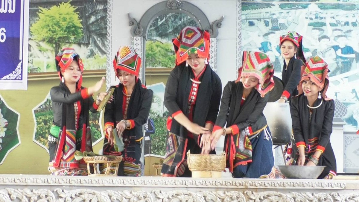 ການແຂງຂນສລະປະນກຮຽນທວເມອງຫາດຊາຍຟອງ - image 3