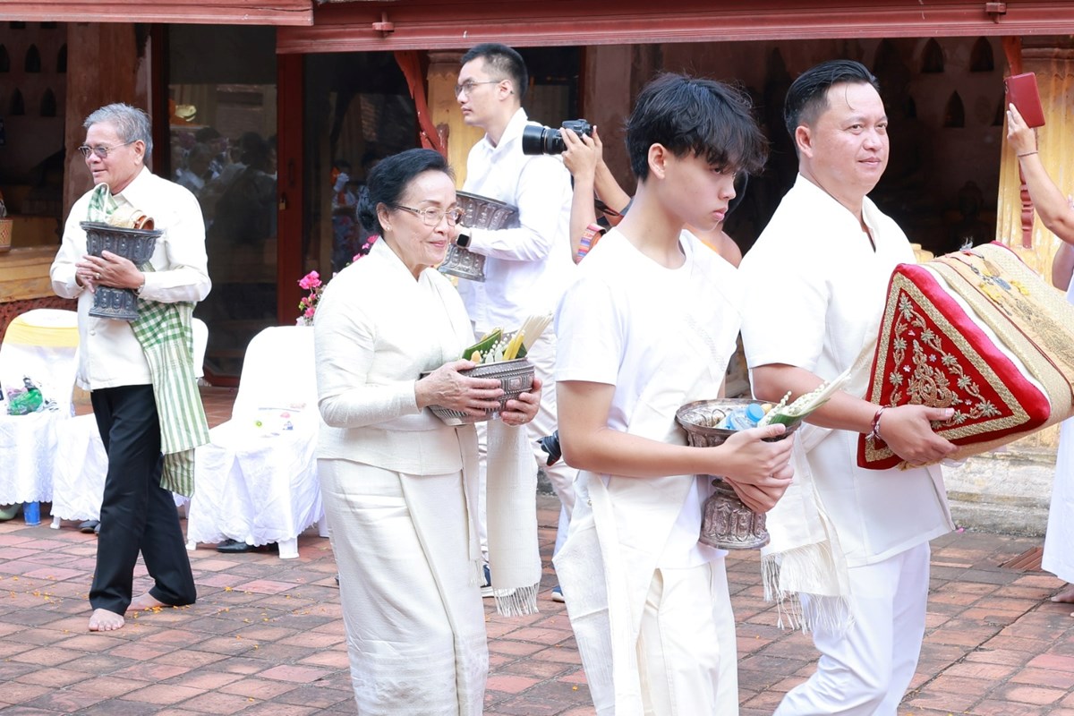 ເຮັດບຸນຄົບຮອບ 88 ປີພະອາຈານໃຫຍ່ມະຫາເວດມະເສໄນ image 1 ເຮດບນຄບຮອບ 88 ປພະອາຈານໃຫຍມະຫາເວດມະເສໄນ - image 1