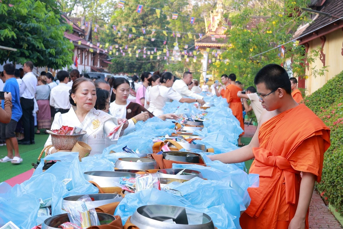 ເຮັດບຸນຄົບຮອບ 88 ປີພະອາຈານໃຫຍ່ມະຫາເວດມະເສໄນ image 3 ເຮດບນຄບຮອບ 88 ປພະອາຈານໃຫຍມະຫາເວດມະເສໄນ - image 3