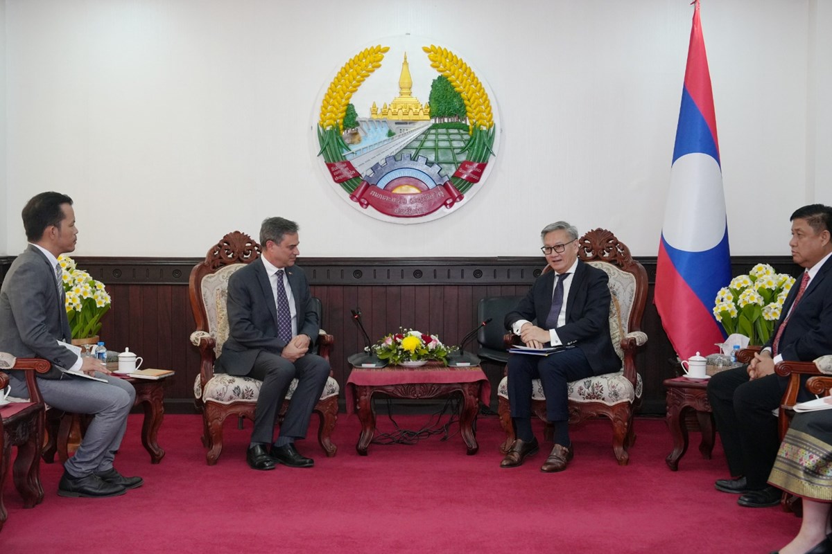 ລມຕ ກະຊວງການຕາງປະເທດຕອນຮບທດການາດາ ປະຈາ ສປປ ລາວ - image 1