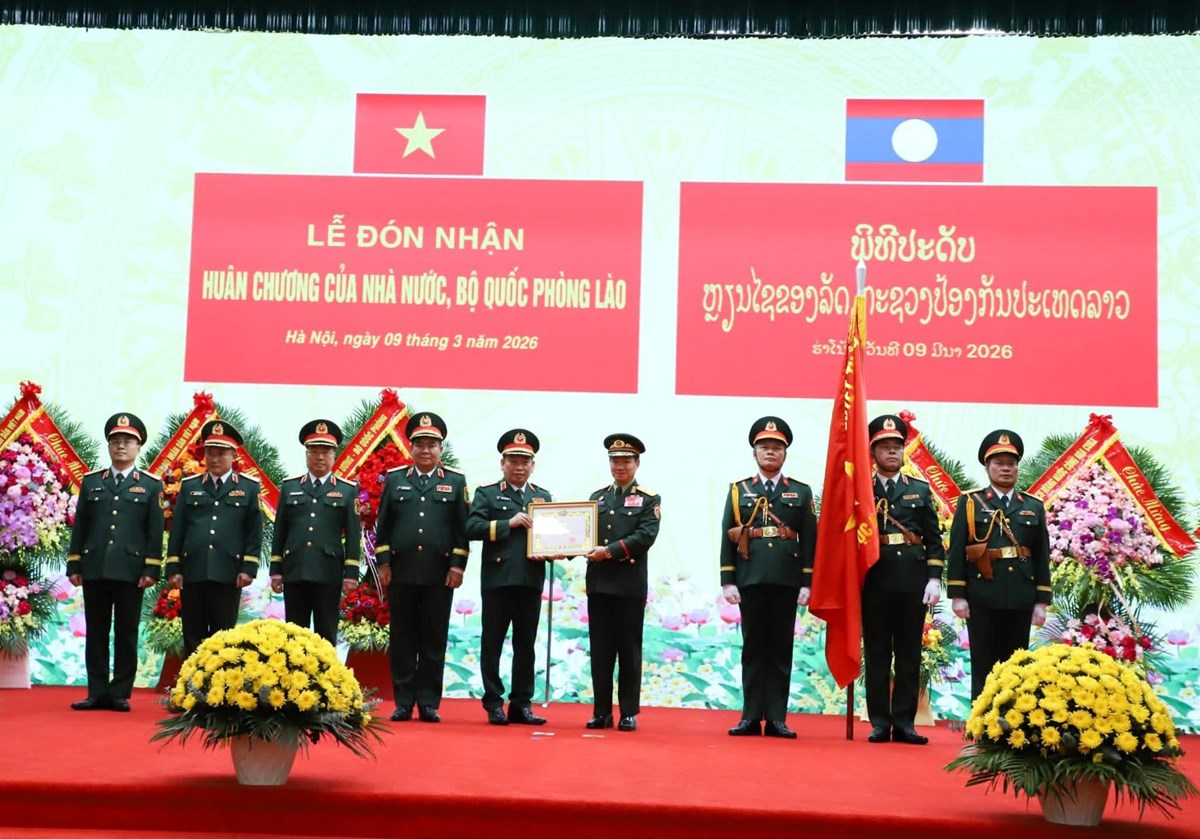 ກະຊວງປອງກນປະເທດ ປະດບຫຽນໄຊໃຫກມໃຫຍ II ກະຊວງປອງກນປະເທດຫວຽດນາມ - image 1