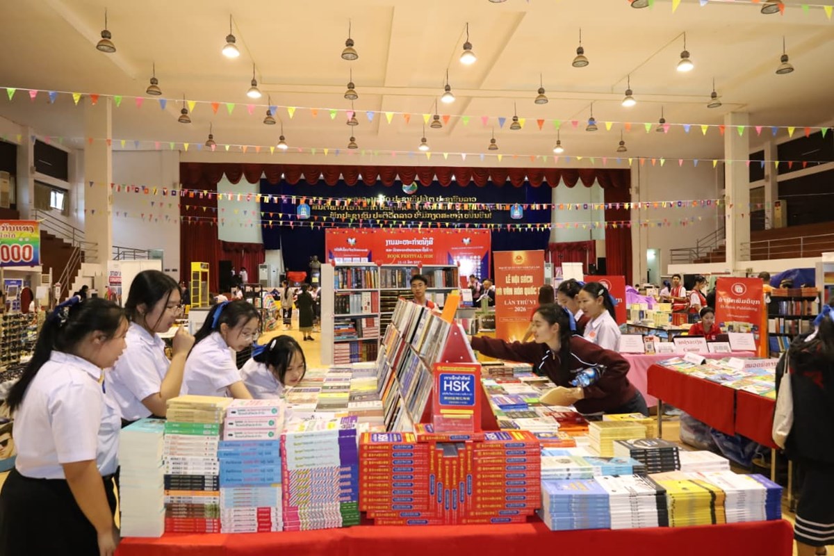 ເປດງານມະຫະກຳໜງສ ແລະ ວດທະນະທຳນານາຊາດ ຄງທ VI ປະຈຳປ 2026 - image 1