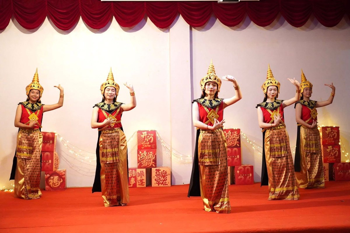 ສະຖານກງສນໃຫຍ ສປ ຈນ ປະຈາ ພາກເໜອ ແຂວງຫວງພະບາງ ສະຫອງ ວນແມຍງສາກນ - image 1