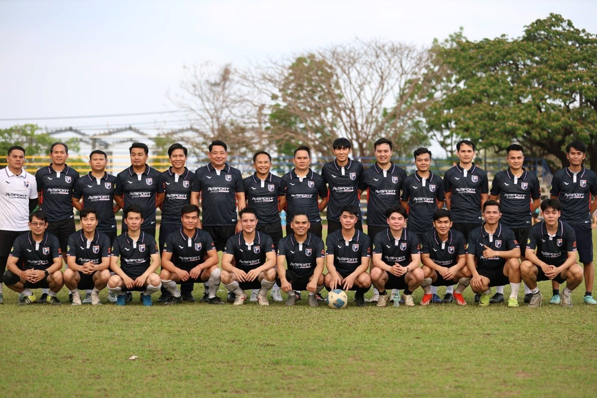 ໄອ-ສະປອດ ສບຕມອບເຄອງນງກລາໃຫທມນກຂາວສາຍກລາລາວ - image 1