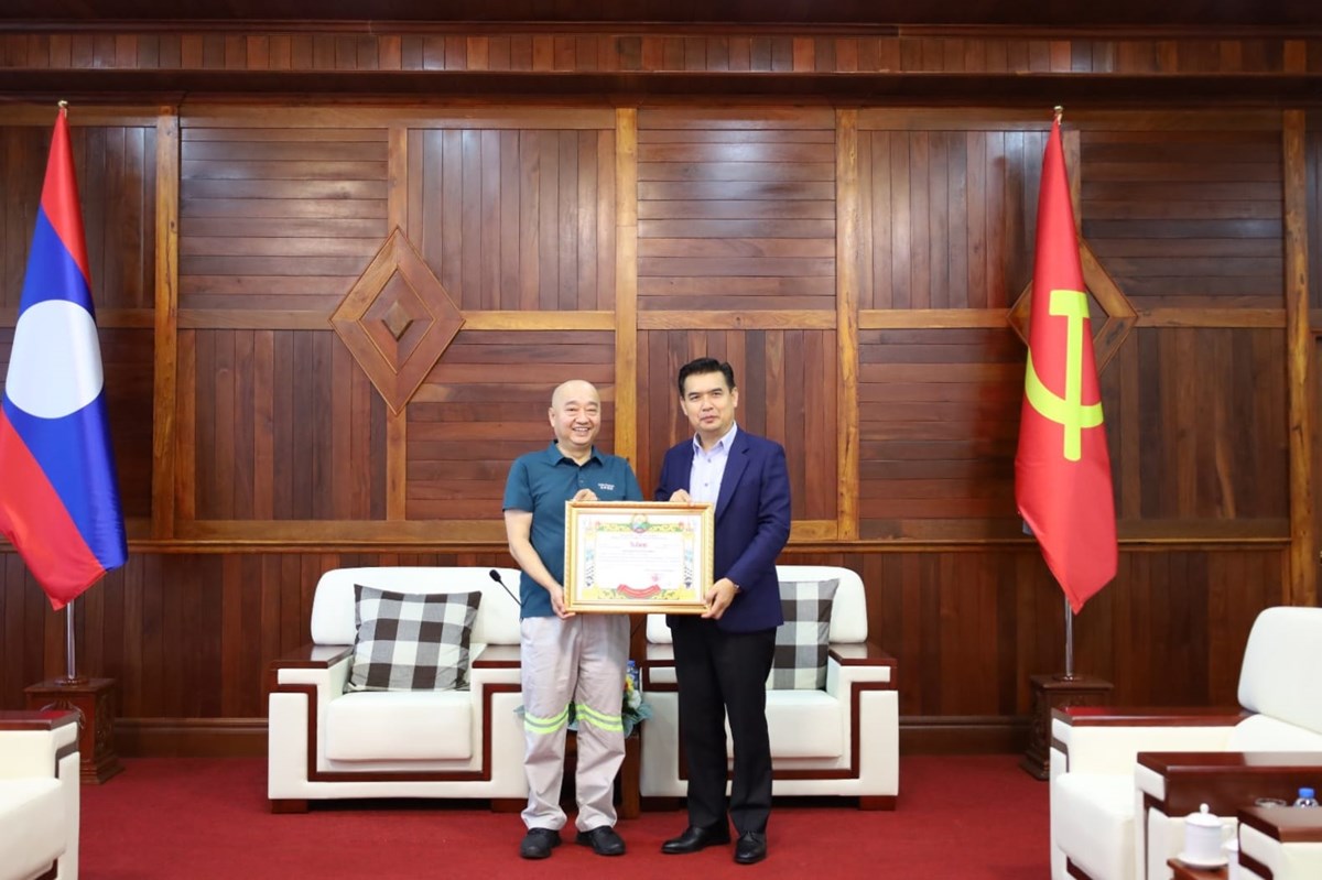 ບລສດ ຝນໂປຕາສ ມອບເງນ 1,2 ຕກບ ໃຫແຂວງຄາມວນ - image 1