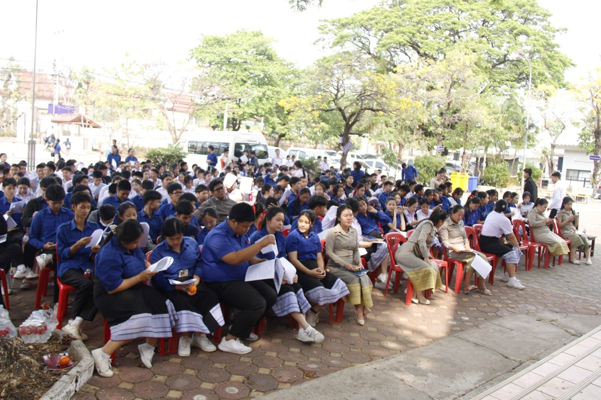 ຄະນະໂຄສະນາອົບຮົມ ນວ ເຜີຍແຜ່ຄວາມຮູ້ກ່ຽວກັບ ໂຄງການຂົນສົ່ງແບບຍືນຍົງໃນຕົວເມືອງ image 2 ຄະນະໂຄສະນາອບຮມ ນວ ເຜຍແຜຄວາມຮກຽວກບ ໂຄງການຂນສງແບບຍນຍງໃນຕວເມອງ - image 2