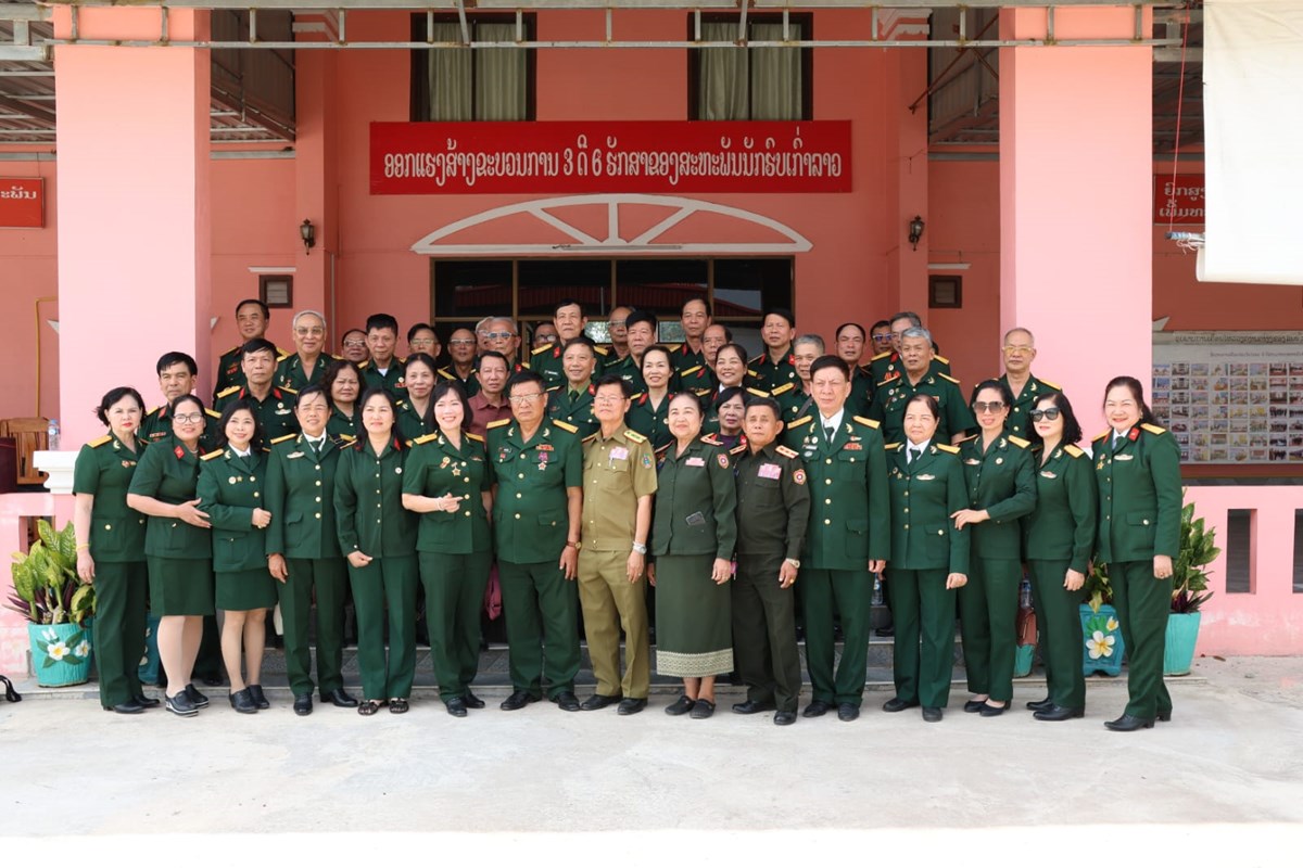 ຄະນະຕດຕປະສານງານທະຫານອາສາສະໝກຫວຽດນາມ-ລາວ ນະຄອນຮາຍຟອງ ຢຽມຢາມ ສະຫະພນນກຮບເກາແຂວງຄາມວນ - image 1