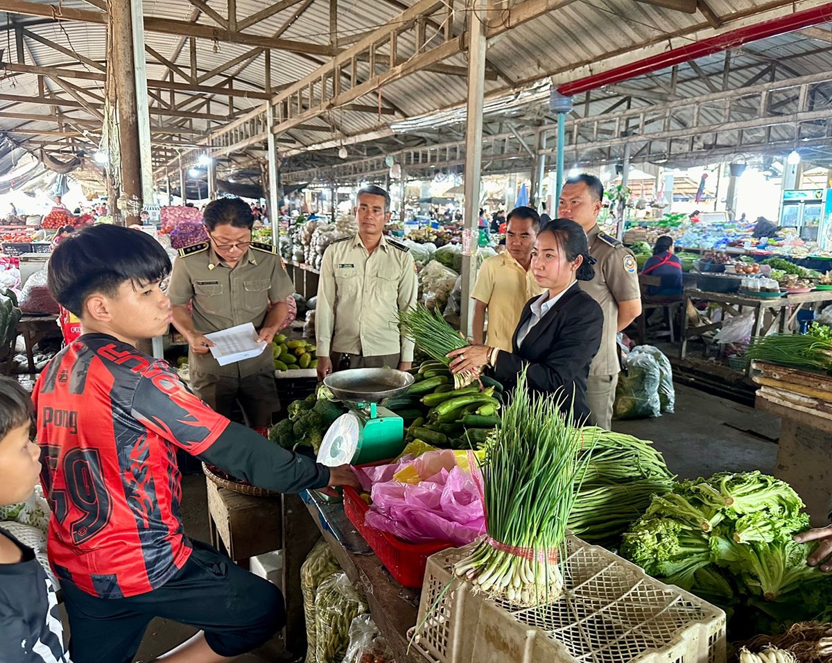 ເຊກອງ ເຂມງວດຄມຄອງ-ກວດກາລາຄາສນຄາ ຫງມການປບຂນລາຄານາມນເຊອໄຟ - image 2