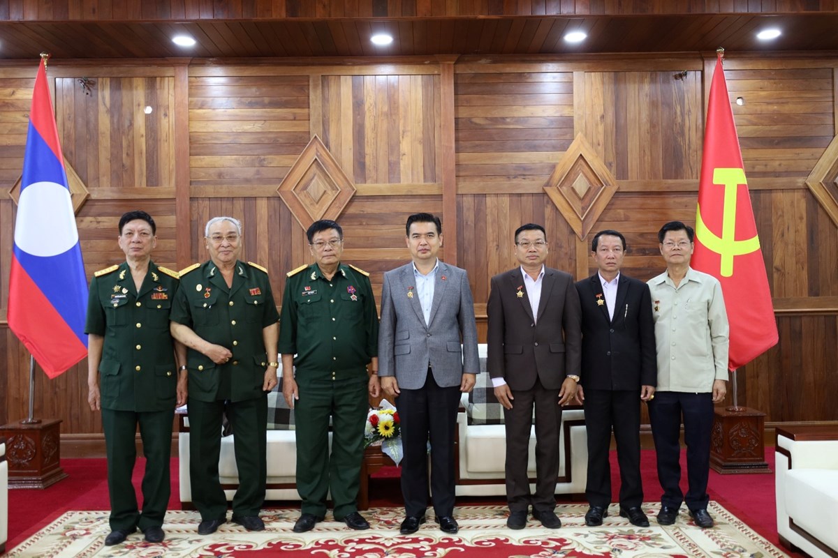 ເລຂາພກແຂວງຄາມວນ ຕອນຮບຄະນະປະສານງານທະຫານອາສາສະໝກ ຫວຽດນາມ-ລາວ - image 1