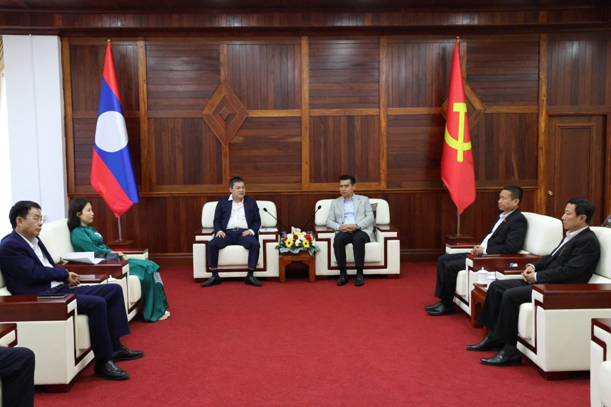 ເລຂາຄະນະບລຫານງານພກແຂວງຄາມວນ ຕອນຮບການເຂາພບປະ ຂອງຜແທນແຂວງກວາງຈ - image 1