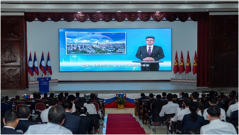 ກອງປະຊມເສວະນາ "ຈນໃນລະດບານໃໝ ຮວມກນເປດໜາໃໝແຫງການສາງຄຮວມຊາຕາກາລາວ - ຈນ " ຈດຂນທນະຄອນຫວງວຽງຈນດວຍຜນສຳເລດ - image 8