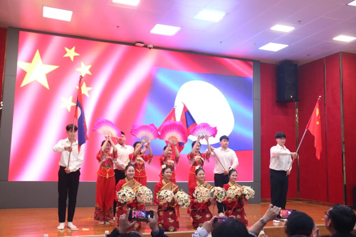 ກດຈະກຳ ສະເໜຢນນານ-ການແລກປຽນມດຕະພາບຊາວໜມລາວ-ຈນ - image 1