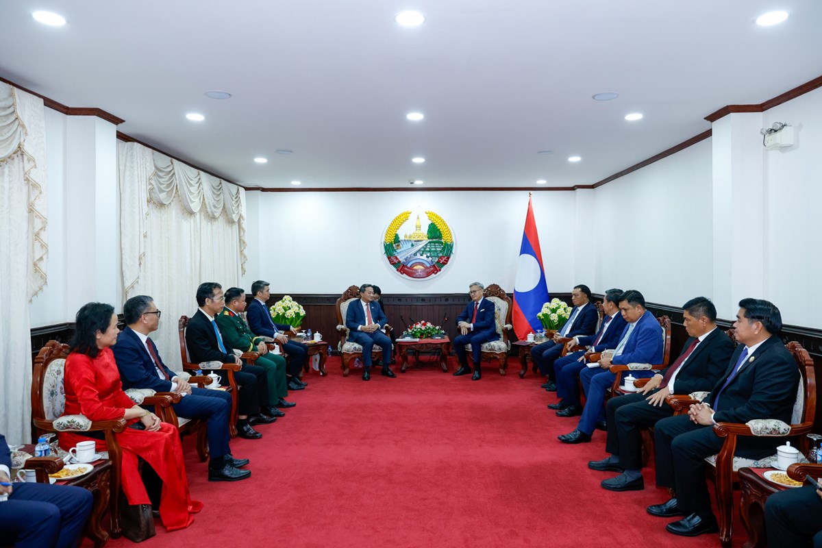 ທດ​ຫວຽດນາມ ເຂາ​ຊມເຊຍສະຫາຍ ທອງ​ສະຫວນ ພມວຫານ - image 2