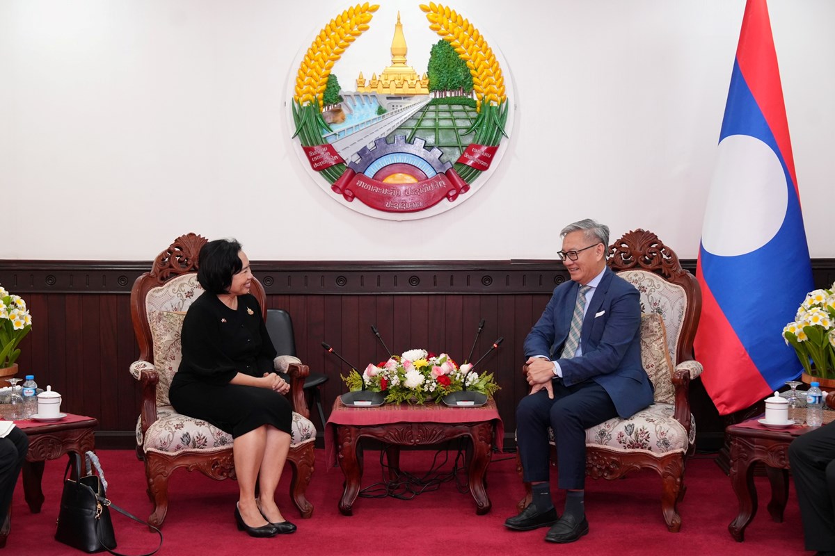 ທ່ານ ທອງສະຫວັນ ພົມວິຫານ ຕ້ອນຮັບ ທູດໄທ ເຂົ້າຊົມເຊີຍ image 1 ທານ ທອງສະຫວນ ພມວຫານ ຕອນຮບ ທດໄທ ເຂາຊມເຊຍ - image 1