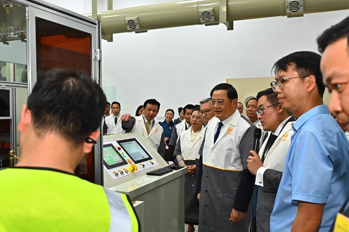 ເປີດໂຮງງານກັ່ນຫຼອມວັດຖຸມີຄ່າລາວ - ສາກົນ image 3 ເປດໂຮງງານກນຫອມວດຖມຄາລາວ - ສາກນ - image 3