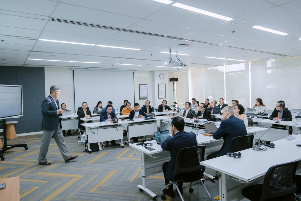 ຄະນະຜແທນລາວ ເຂາຮວມໂຄງການຝກອບຮມໄລຍະສນ ໃຫແກຜບລຫານຂນການນາພາ ຂອງ ສປປ ລາວ - image 1