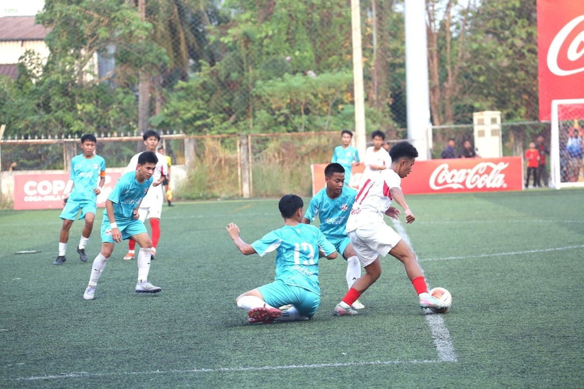 ແດນໃຕ້ ຊາຍ-ຍິງ ຄອງແຊັມເຕະບານ ລາວໂຄຄາ-ໂຄລາ ບ໊ອຕຕລິງ image 2 ແດນໃຕ ຊາຍ-ຍງ ຄອງແຊມເຕະບານ ລາວໂຄຄາ-ໂຄລາ ບອຕຕລງ - image 2