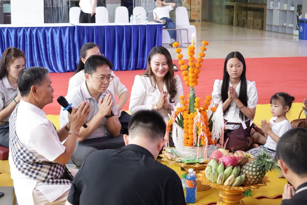 ສູນການຄ້າວຽງຈັນເຊັນເຕີ ສະຫຼອງຄົບຮອບ 11 ປີ ພ້ອມຈັດກິດຈະກຳຄືນກຳໄລໃຫ້ລູກຄ້າ image 1 ສນການຄາວຽງຈນເຊນເຕ ສະຫອງຄບຮອບ 11 ປ ພອມຈດກດຈະກຳຄນກຳໄລໃຫລກຄາ - image 1