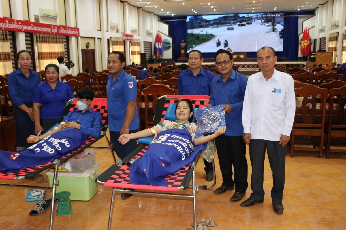 ກິດຈະກໍາ ປຸກລະດົມບໍລິຈາກເລືອດ, ໂຄສະນາຜົນຮ້າຍຢາເສບຕິດ ແລະ ຂັບຂີ່ປອດໄພ image 2 ກດຈະກາ ປກລະດມບລຈາກເລອດ, ໂຄສະນາຜນຮາຍຢາເສບຕດ ແລະ ຂບຂປອດໄພ - image 2