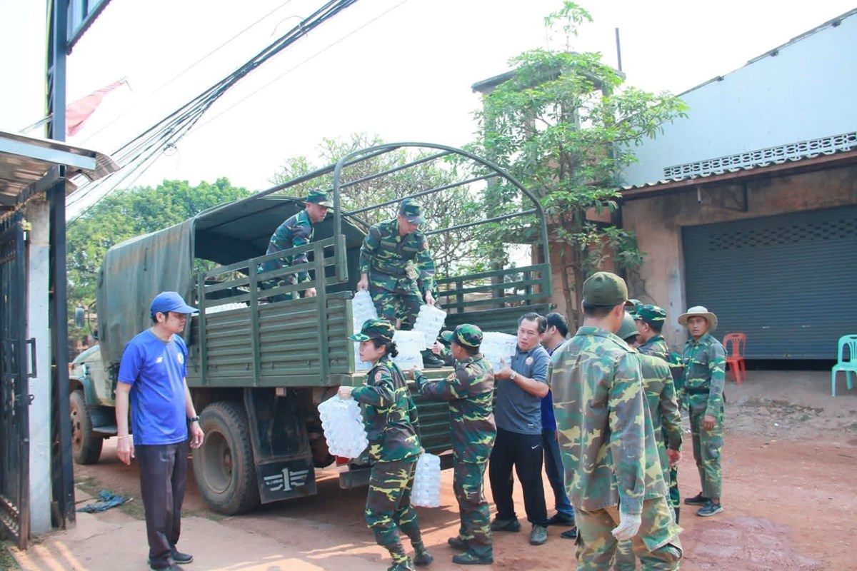 3 ອງການຈດຕງ ກະຊວງ ປທ ມອບເຄອງຊວຍເຫອບານທໄດຮບຜນກະທບຈາກພາຍໝາກເຫບ - image 1