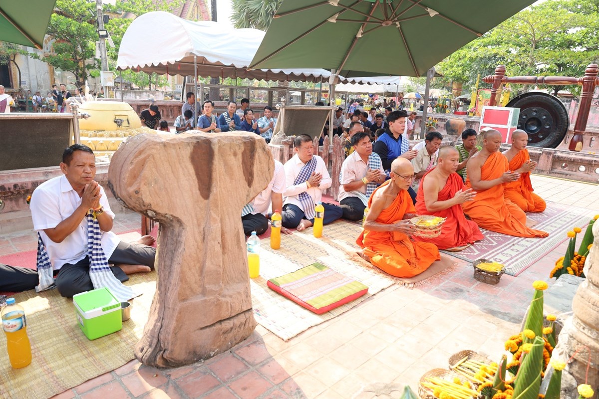 ຊາວເມອງໄຊພທອງ ອນເຊນພະເຈາແຖນຄາເຫອງ ລງຫດສງເປນເວລາ 7 ວນ - image 1