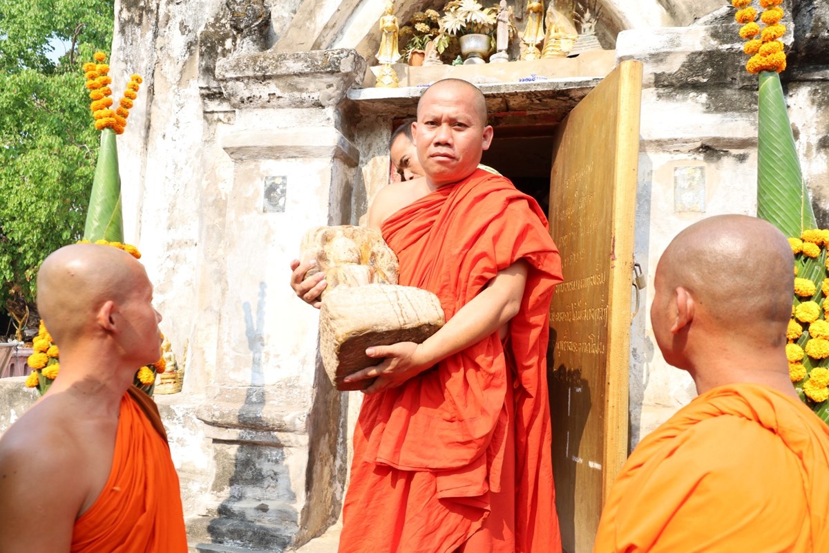 ຊາວເມອງໄຊພທອງ ອນເຊນພະເຈາແຖນຄາເຫອງ ລງຫດສງເປນເວລາ 7 ວນ - image 3