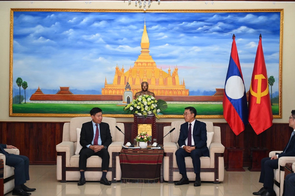 ຜປະຈາການຄະນະເລຂາທການສນກາງພກ ຕອນຮບຄະນະຜແທນຫວຽດນາມ - image 2