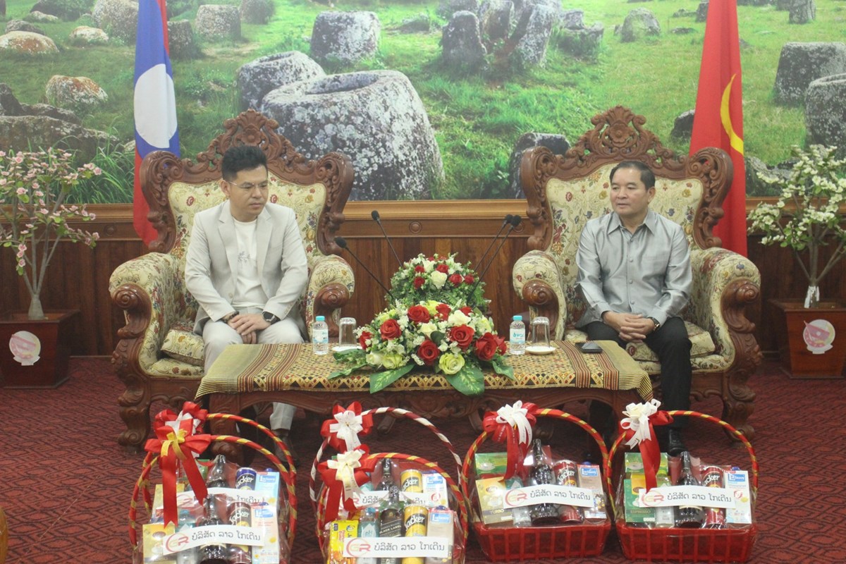 ບລສດລາວໂກເດນອວຍພອນການນຳແຂວງຊຽງຂວາງ - image 1