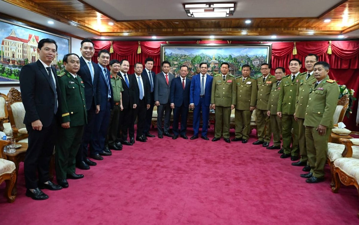 ຄະນະນຳແຂວງເຫງະອານ ພົບປະອວຍພອນຄະນະນຳກະຊວງ ປກສ ລາວ image 1 ຄະນະນຳແຂວງເຫງະອານ ພບປະອວຍພອນຄະນະນຳກະຊວງ ປກສ ລາວ - image 1