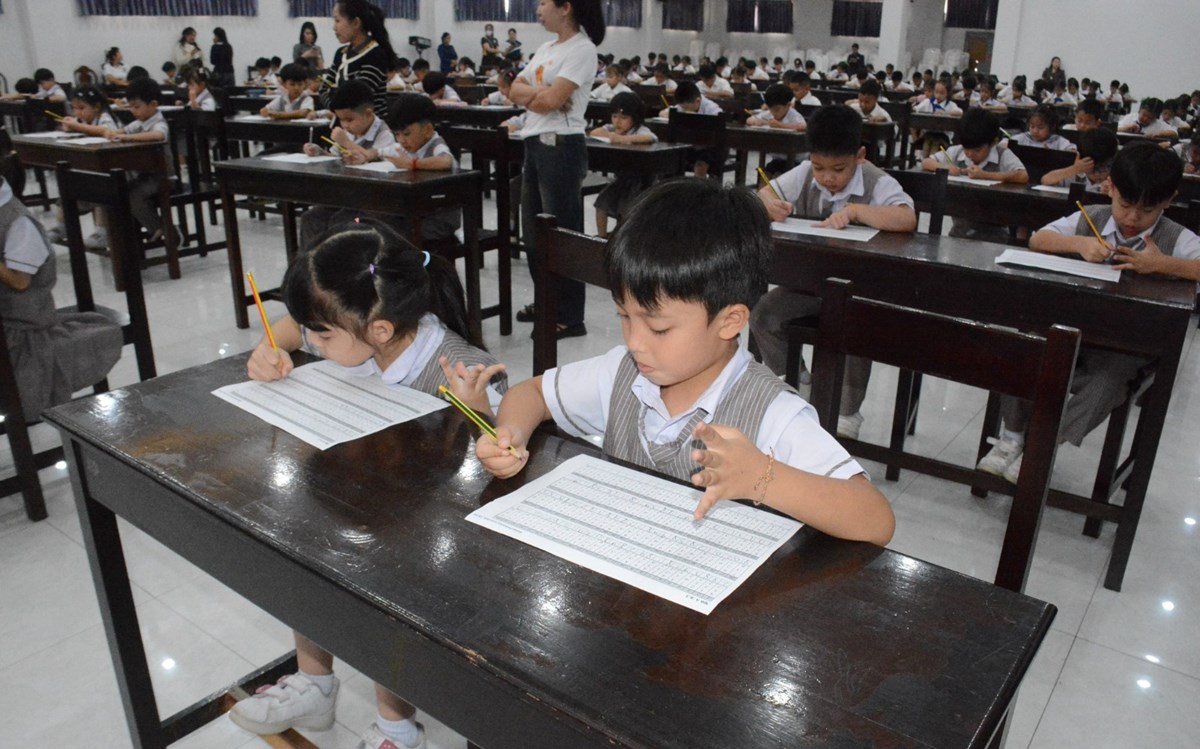 ໂຮງຮຽນວຣະຖາວອນ ແຂງຂນຈນຕະຄະນດຄງທ 4 - image 1