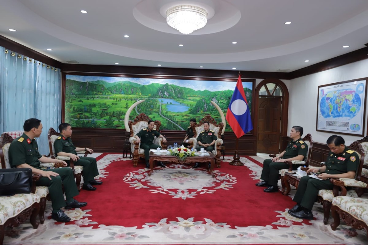 ກອງບັນຊາການທະຫານເຂດ 2 ຢ້ຽມຢາມ ແລະ ອວຍພອນລັດຖະມົນຕີກະຊວງ ປທ image 1 ກອງບນຊາການທະຫານເຂດ 2 ຢຽມຢາມ ແລະ ອວຍພອນລດຖະມນຕກະຊວງ ປທ - image 1