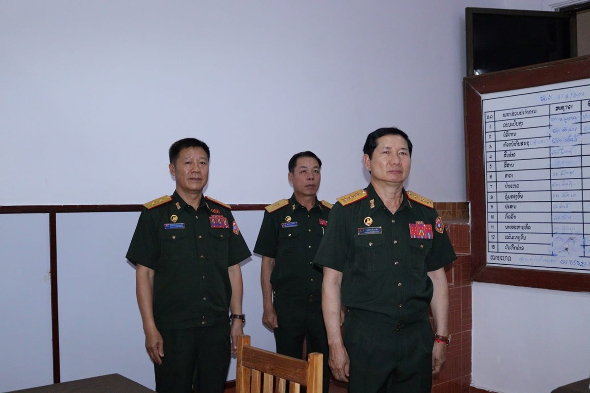 ພນໂທ ສາຍໃຈ ກມມະສດ ລງຊກຍວຽກງານປບປງລະບບສນບນຊາ ກມປອງກນອາກາດ - image 1