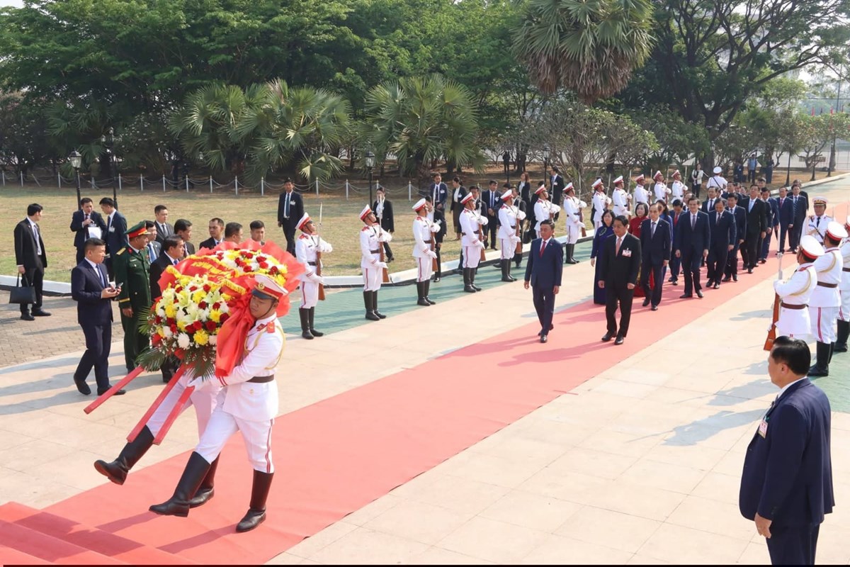 ຜປະຈາການຄະນະເລຂາທການສນກາງພກກອມມນດຫວຽດນາມ ເດນທາງເຖງນະຄອນຫວງວຽງຈນ - image 3