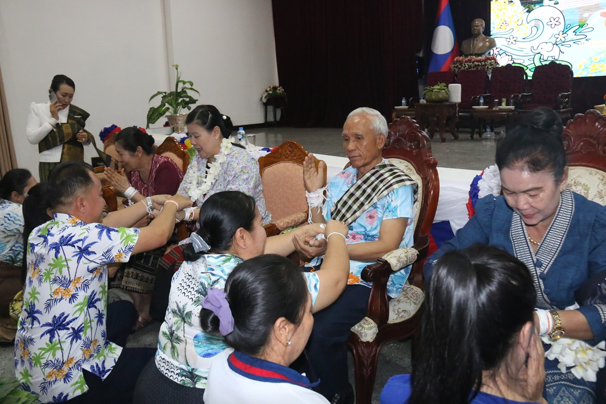 ຄອສພ ສະຫຼອງສົ່ງທ້າຍປີເກົ່າ ພສ 2568-ຕ້ອນຮັບປີໃໝ່ລາວ ພສ 2569 image 3 ຄອສພ ສະຫອງສງທາຍປເກາ ພສ 2568-ຕອນຮບປໃໝລາວ ພສ 2569 - image 3