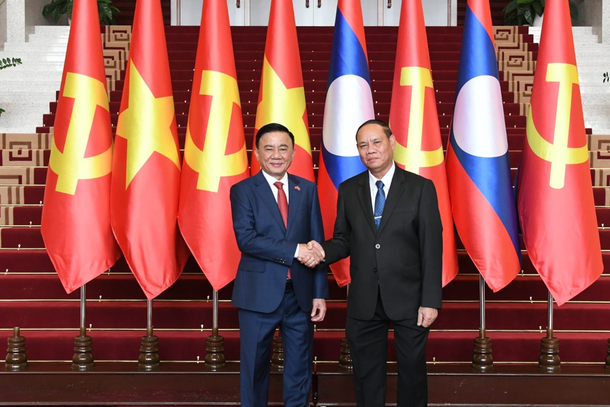 ຜປະຈາການຄະນະເລຂາທການສນກາງພກກອມມນດຫວຽດນາມ ຢຽມຢາມ ສປປ ລາວ ຢາງເປນທາງການ - image 2