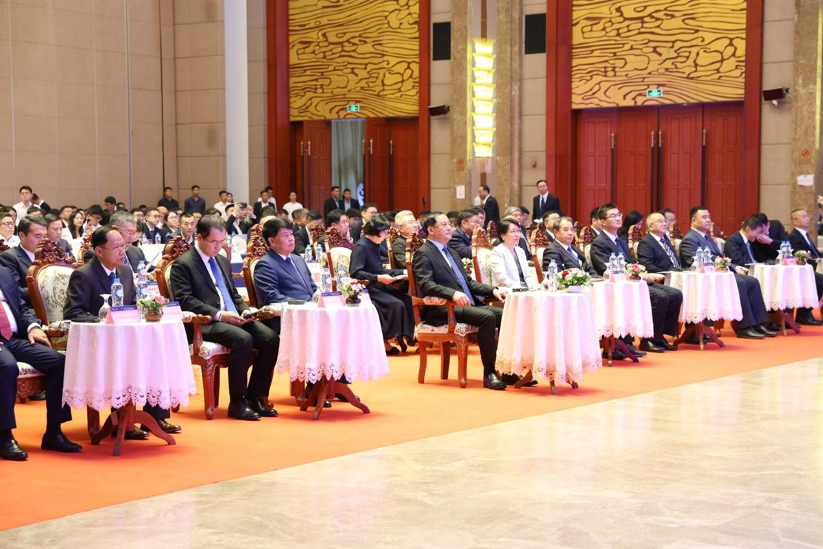 ໂຄງການສາຍສງ 500 ກໂລໂວນ ລາວ-ຈນ ເປດການນາໃຊຢາງເປນທາງການ - image 1