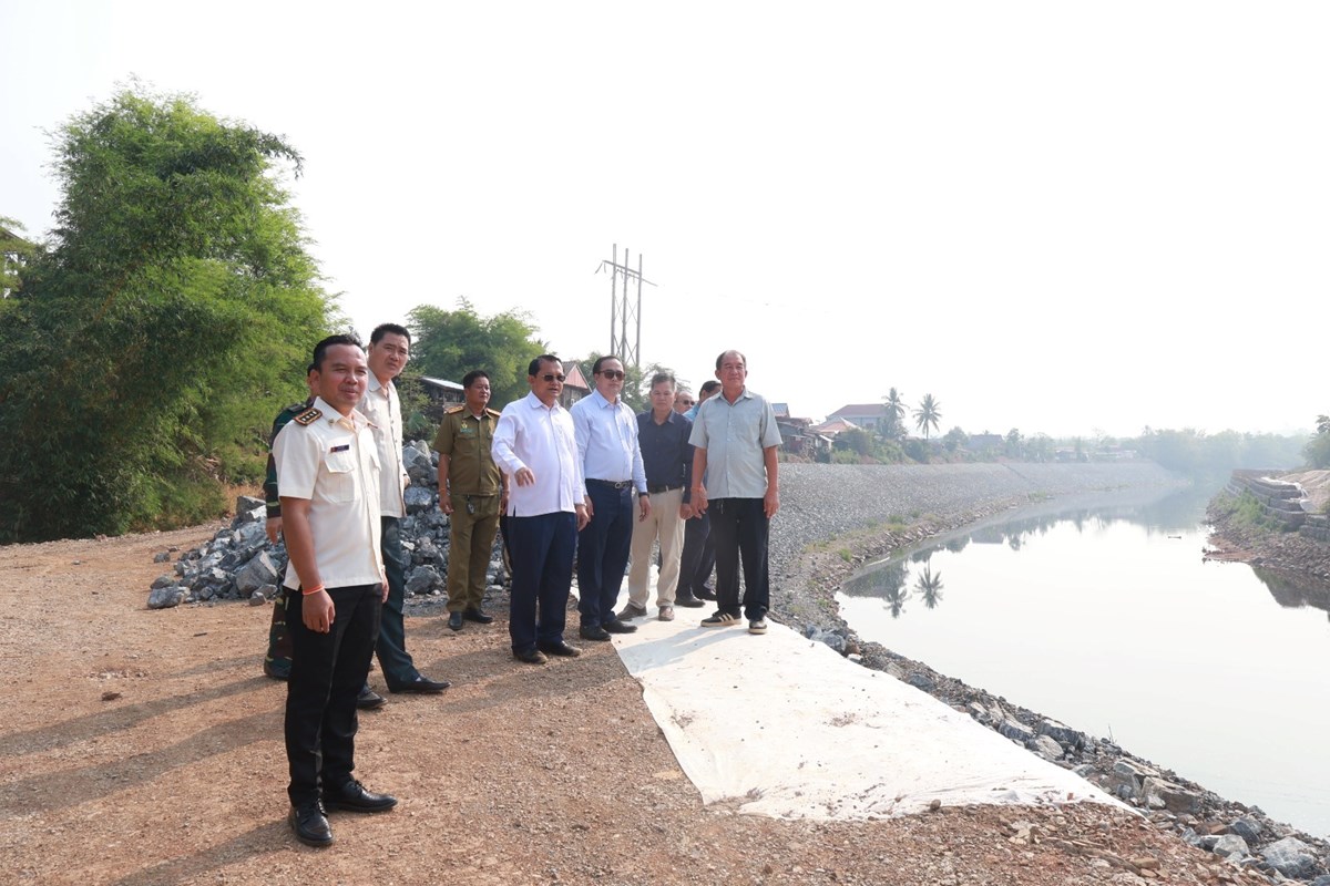 ຄະນະນາແຂວງໄຊຍະບລ ຕດຕາມໂຄງການກສາງຕາຝງເຈອນ ຢເມອງແກນທາວ - image 1