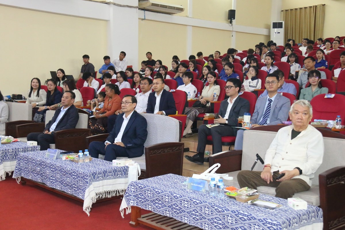 ລາວ-ຈນ ຈດກດຈະກາອານປມສາງປນຍາຄວາມຮໃນໝຮວມຫອງ - image 1