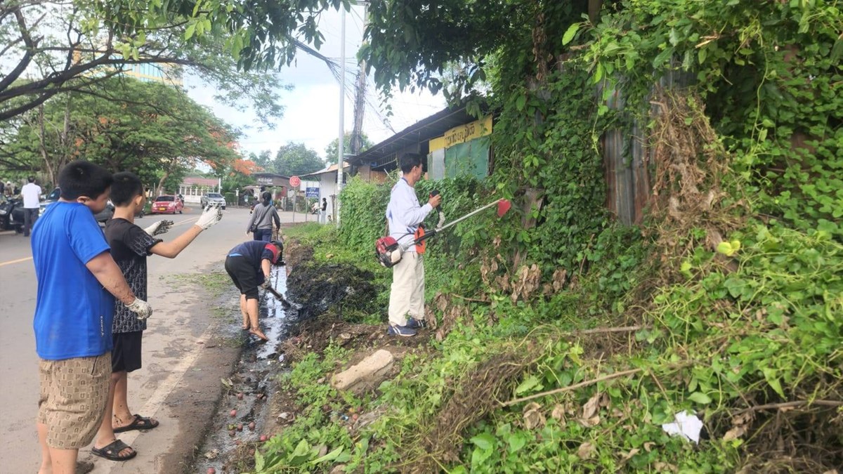 ເມອງຈນທະບລ ຈດກດຈະກຳ ອອກແຮງງານລວມ ອະນາໄມຂເຫຍອ ແລະ ລວງຮອງລະບາຍນຳ - image 2