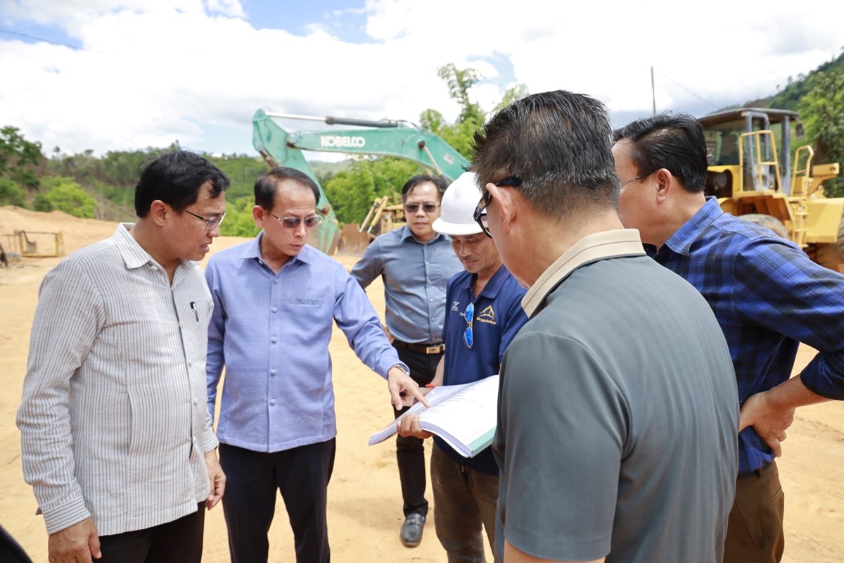 ຫາລື ການຈັດຕັ້ງປະຕິບັດໂຄງການກໍ່ສ້າງທາງດ່ວນວຽງຈັນ-ຮ່າໂນ້ຍຊ່ວງທີ 2 image 2 ຫາລ ການຈດຕງປະຕບດໂຄງການກສາງທາງດວນວຽງຈນ-ຮາໂນຍຊວງທ 2 - image 2