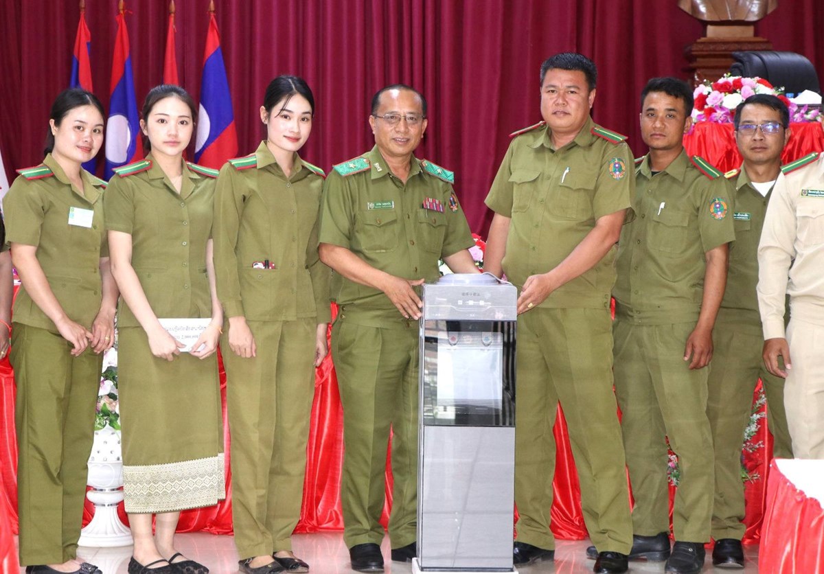 ຫົວໜ້າ ປກສ ແຂວງຜົ້ງສາລີ ພົບປະໂອ້ລົມນັກສຶກສາລົງຝຶກງານ image 2 ຫວໜາ ປກສ ແຂວງຜງສາລ ພບປະໂອລມນກສກສາລງຝກງານ - image 2