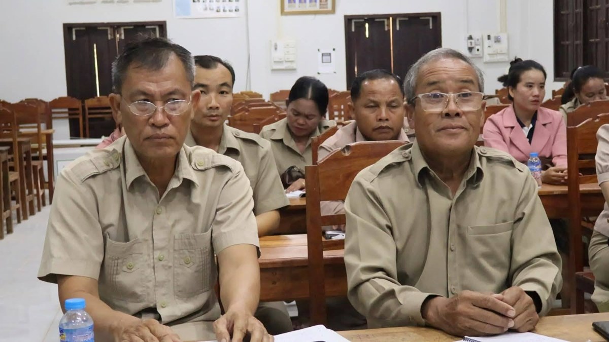 ເມືອງອາດສະພອນ ມີນັກຮຽນສອບເສັງຈົບຊັ້ນປະຖົມທັງໝົດ 1 ພັນກວ່າຄົນ image 1 ເມອງອາດສະພອນ ມນກຮຽນສອບເສງຈບຊນປະຖມທງໝດ 1 ພນກວາຄນ - image 1