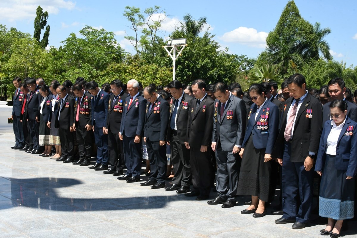 ວາງກະຕາດອກໄມ ໃນໂອກາດຕອນຮບກອງປະຊມໃຫຍຜແທນສະມາຊກພກ ຄງທ VI ອງຄະນະພກ ຄອສພ - image 2