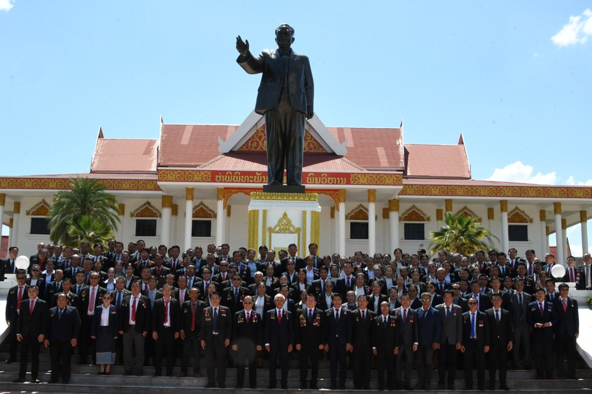 ວາງກະຕາດອກໄມ ໃນໂອກາດຕອນຮບກອງປະຊມໃຫຍຜແທນສະມາຊກພກ ຄງທ VI ອງຄະນະພກ ຄອສພ - image 3