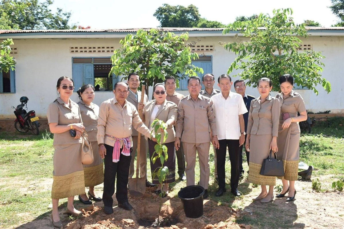 ນະຄອນໄກສອນ ພມວຫານ ມນກສອບເສງ ປ5 ເກອບ 2 ພນຄນ - image 3