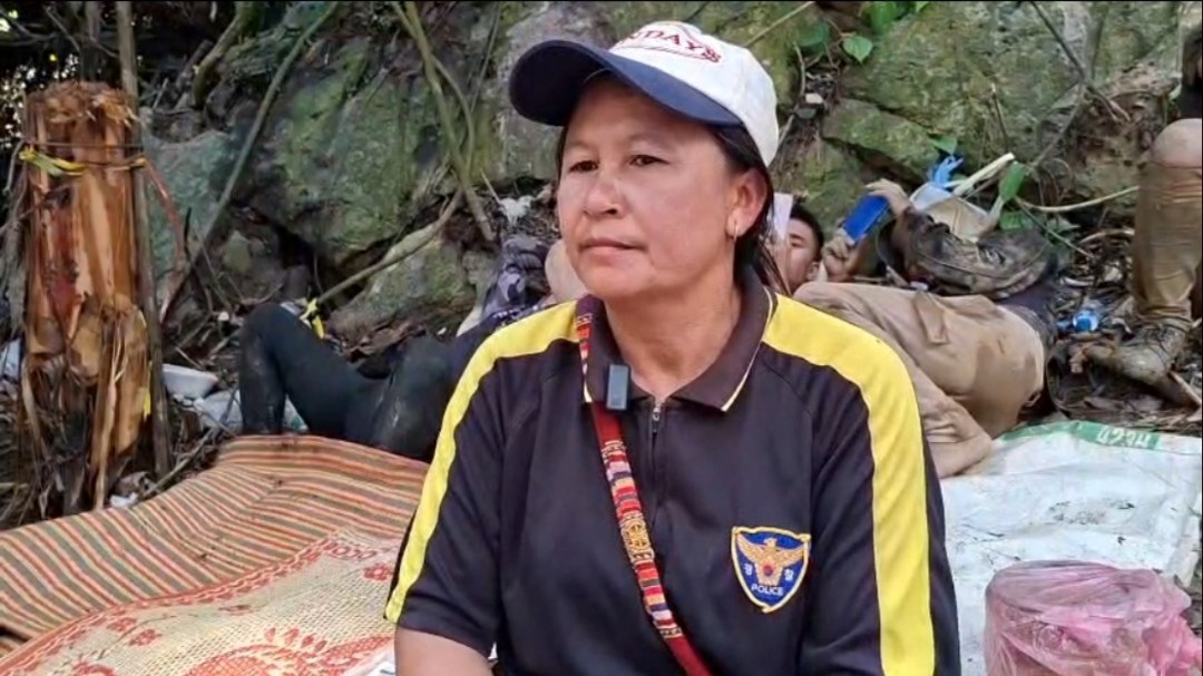 ປດຈບນ ເຈາໜາທກຽວຂອງທງພາຍໃນ ແລະ ຕາງປະເທດ ໄດສບຕຄນຫາດຳເນນການຄນຫາຜປະສບໄພຕດທຍງຕດຄາງຢໃນຖາບານພນໄຊ - image 2