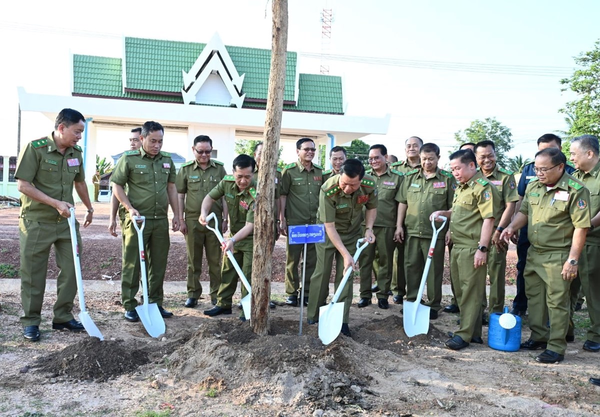 ກະຊວງ ປກສ ປູກຕົ້ນໄມ້ ໃນໂອກາດວັນປູກຕົ້ນໄມ້ແຫ່ງຊາດ image 1 ກະຊວງ ປກສ ປກຕນໄມ ໃນໂອກາດວນປກຕນໄມແຫງຊາດ - image 1
